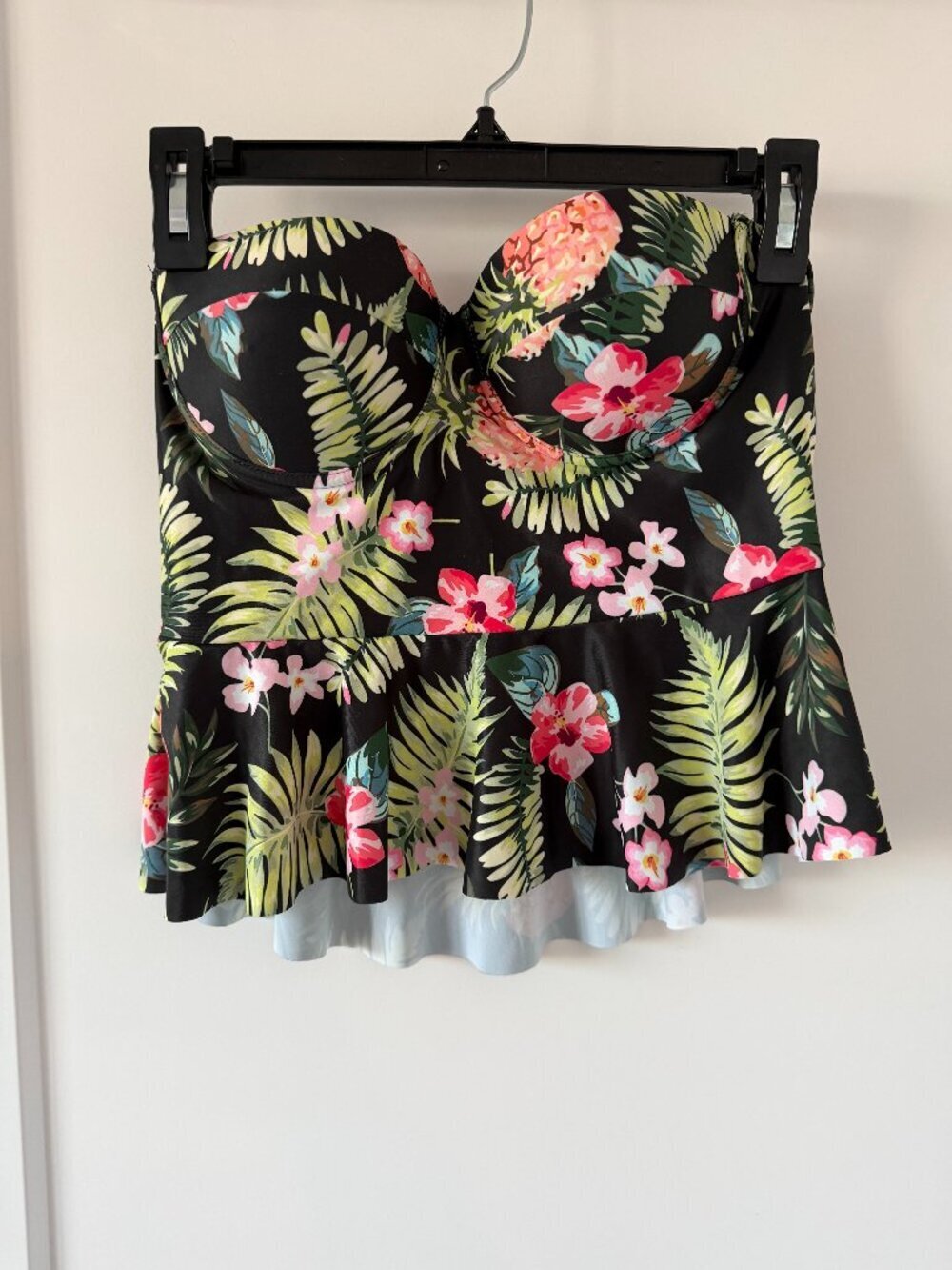 Cupshe Swim Top-Size L